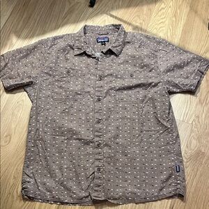 Patagonia Men’s Back Step Shirt  Dino/Animal Patterned Brown size XL